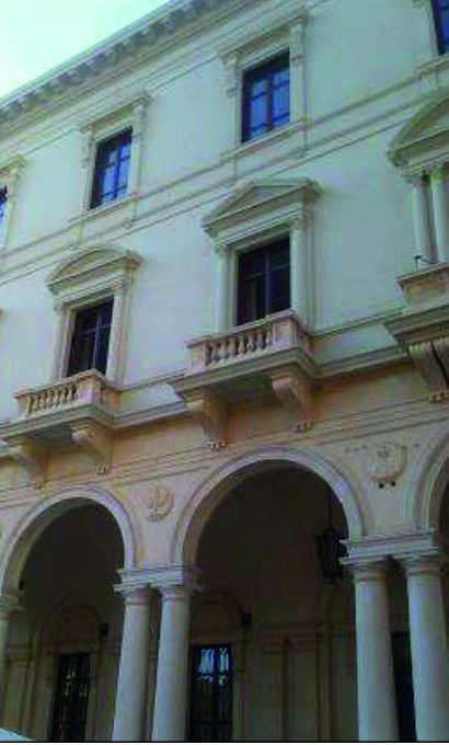 Intesa Sanpaolo S.p.A. - Agenzia di Chieti (CH) - Via Maruzzino 102 (restauro facciate)